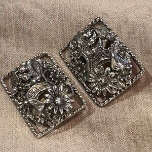 Sarah Coventry Silver Floral Clip On Earrings Antique Garden Vintage 1963